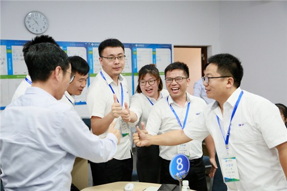 学员们斗志昂扬