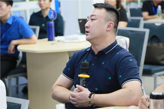 涂瑞老师进行点评