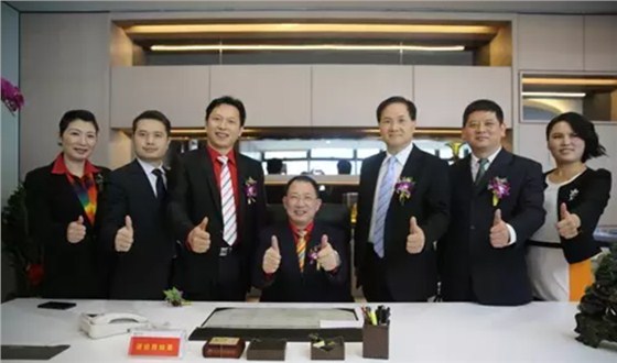 牛商嘉宾参观单总办公室