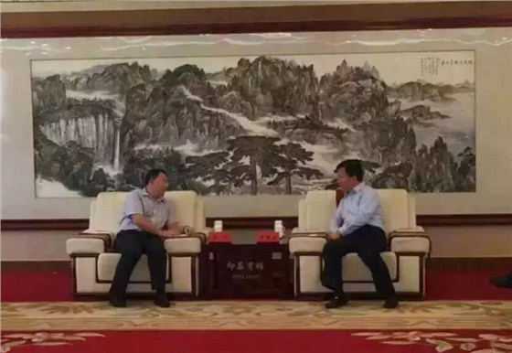郑市长与单仁老师进行交流2