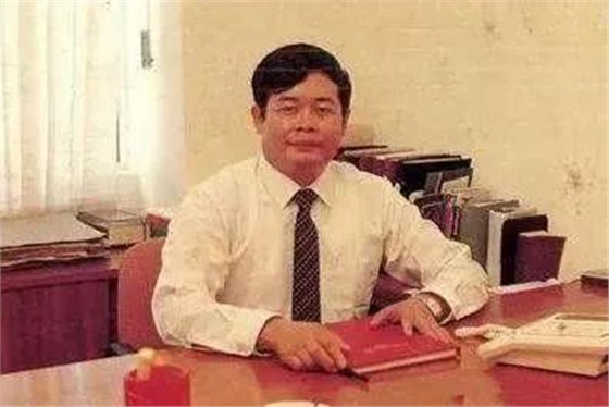 年轻时的曹德旺