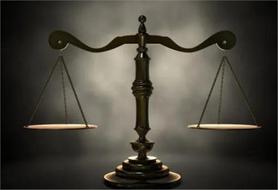 网络的价值等于网络节点数的平方，网络的价值也等于联网的用户数的平方。