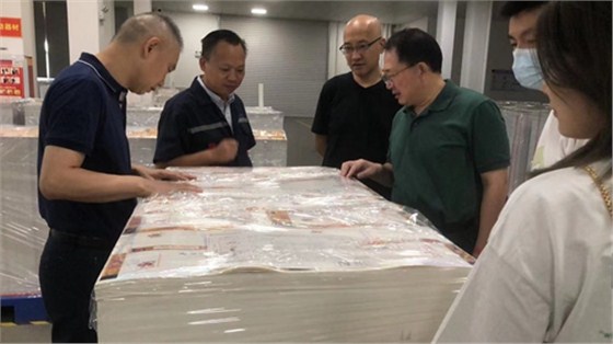单仁博士上门调研、周总介绍产品
