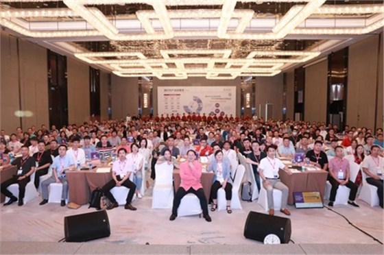 ▲单仁资讯400届策略班现场